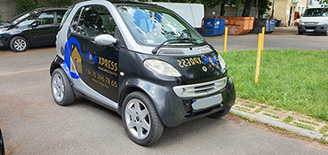 Smart autófóliázása betűkivágással 3