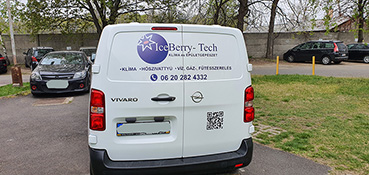 Autós reklám betűkivágással készült 2