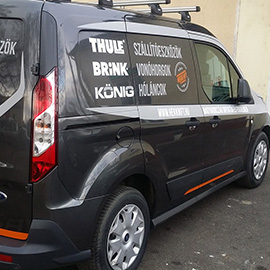 céges autós reklám betűkivágással