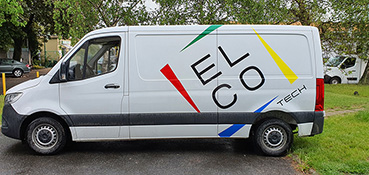 Cégautó logózás vágott autófóliából 2