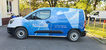 Céges teherautó autófóliázása 3